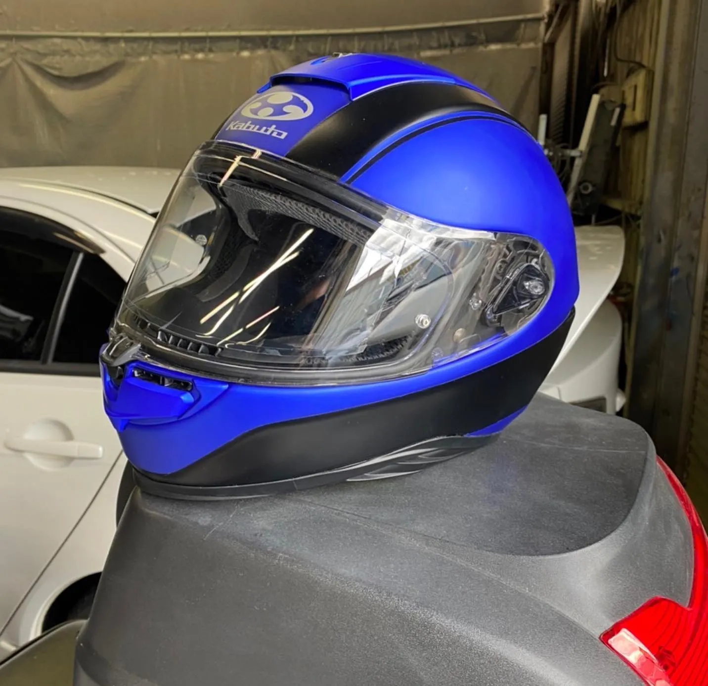 ヘルメットカラー